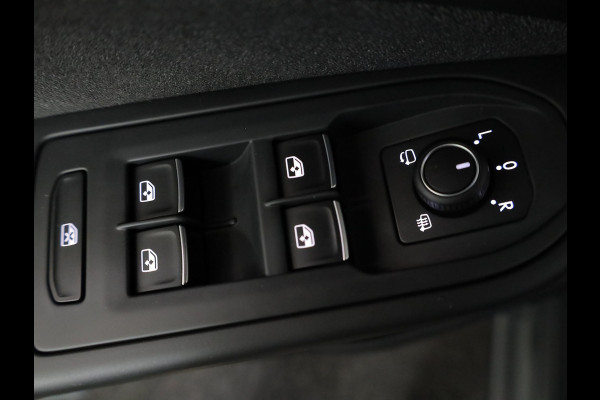 Volkswagen Golf 1.5 eHybrid Life Edition 204 pk Automaat (DSG) | Verlengde garantie | Navigatie via App | Parkeersensoren (Park assist) | Achteruitrijcamera | Adaptieve cruise control |