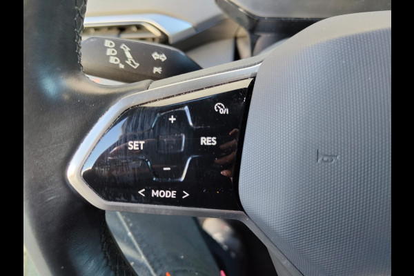 Volkswagen ID.5 Pro 77kWh SOH 98%!! Warmtepomp Afn-Trekhaak Adaptive-Cruise HUD Camera Navi 19"Lm Parkassist PDC-a+v Apple Android Carplay App-C Rijstrooksensor+Correctie Airco-Achter Stoel+Stuur+Vooraam+ruitensproeiers+wisserbl.-Verwarmd Head-up-Display Draadloze-lader Front Assist Voice-Command Keyless-Start Verkeersbordherk. AEB ESP BotsWaarsch. Two-Tone-lak Orig.NLse auto € 54.000 nieuw