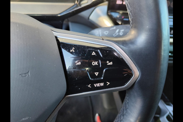 Volkswagen ID.5 Pro 77kWh SOH 98%!! Warmtepomp Afn-Trekhaak Adaptive-Cruise HUD Camera Navi 19"Lm Parkassist PDC-a+v Apple Android Carplay App-C Rijstrooksensor+Correctie Airco-Achter Stoel+Stuur+Vooraam+ruitensproeiers+wisserbl.-Verwarmd Head-up-Display Draadloze-lader Front Assist Voice-Command Keyless-Start Verkeersbordherk. AEB ESP BotsWaarsch. Two-Tone-lak Orig.NLse auto € 54.000 nieuw