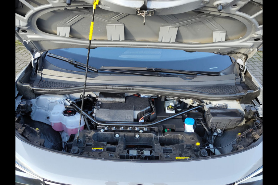 Volkswagen ID.5 Pro 77kWh SOH 98%!! Warmtepomp Afn-Trekhaak Adaptive-Cruise HUD Camera Navi 19"Lm Parkassist PDC-a+v Apple Android Carplay App-C Rijstrooksensor+Correctie Airco-Achter Stoel+Stuur+Vooraam+ruitensproeiers+wisserbl.-Verwarmd Head-up-Display Draadloze-lader Front Assist Voice-Command Keyless-Start Verkeersbordherk. AEB ESP BotsWaarsch. Two-Tone-lak Orig.NLse auto € 54.000 nieuw