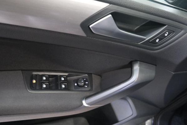 Volkswagen Touran 1.6 TDI - Grijskenteken, Airco, Cruise, Navi, PDC, Camera, Trekhaak.