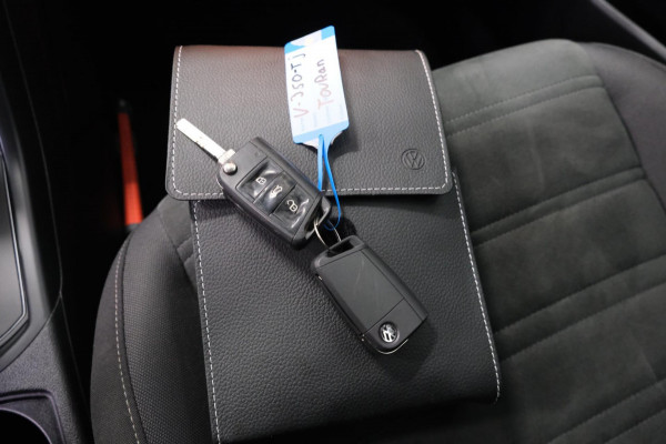 Volkswagen Touran 1.6 TDI - Grijskenteken, Airco, Cruise, Navi, PDC, Camera, Trekhaak.