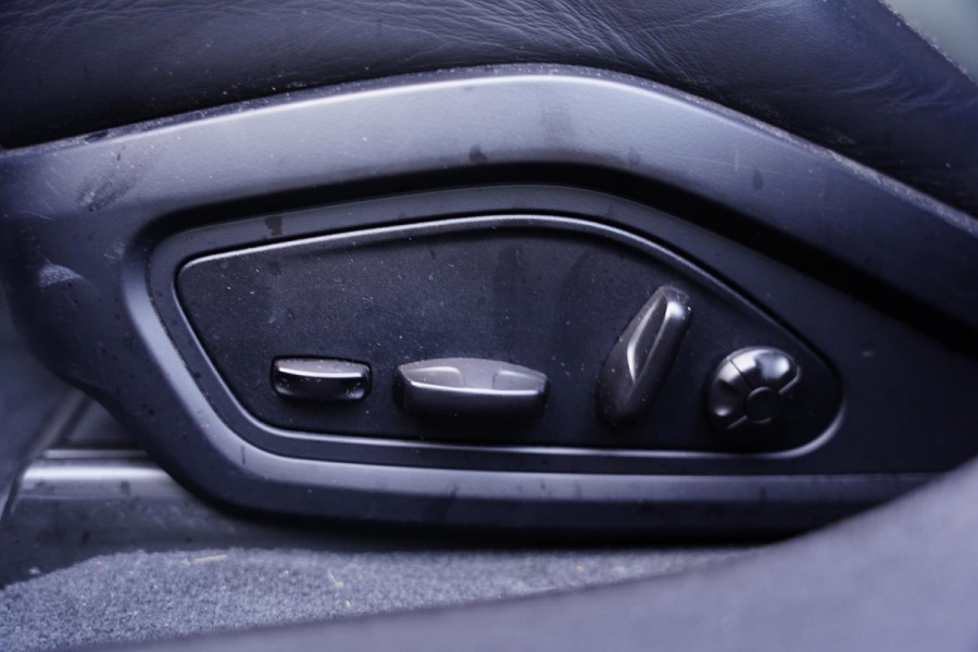 Porsche Taycan 4S Performance 84 kWh / Panoramadak / Sport Chrono Pakket