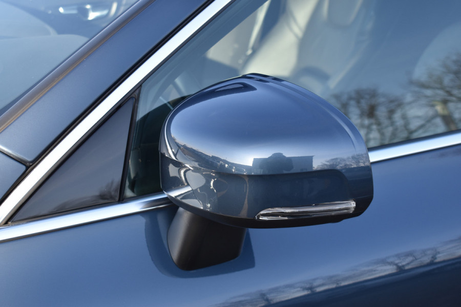 Volvo XC60 T6 340PK AWD Business Pro | Trekhaak | Luchtvering | Camera |  Panodak | 19" LMV | Stoelverwarming