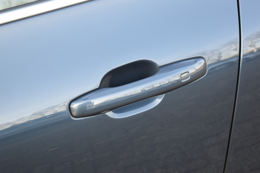 Volvo XC60 T6 340PK AWD Business Pro | Trekhaak | Luchtvering | Camera |  Panodak | 19" LMV | Stoelverwarming