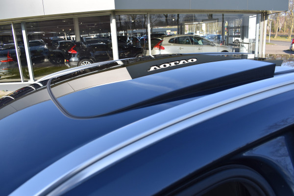 Volvo XC60 T6 340PK AWD Business Pro | Trekhaak | Luchtvering | Camera |  Panodak | 19" LMV | Stoelverwarming