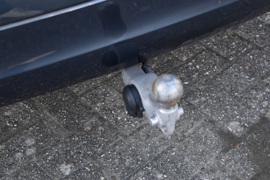 Volvo XC60 T6 340PK AWD Business Pro | Trekhaak | Luchtvering | Camera |  Panodak | 19" LMV | Stoelverwarming