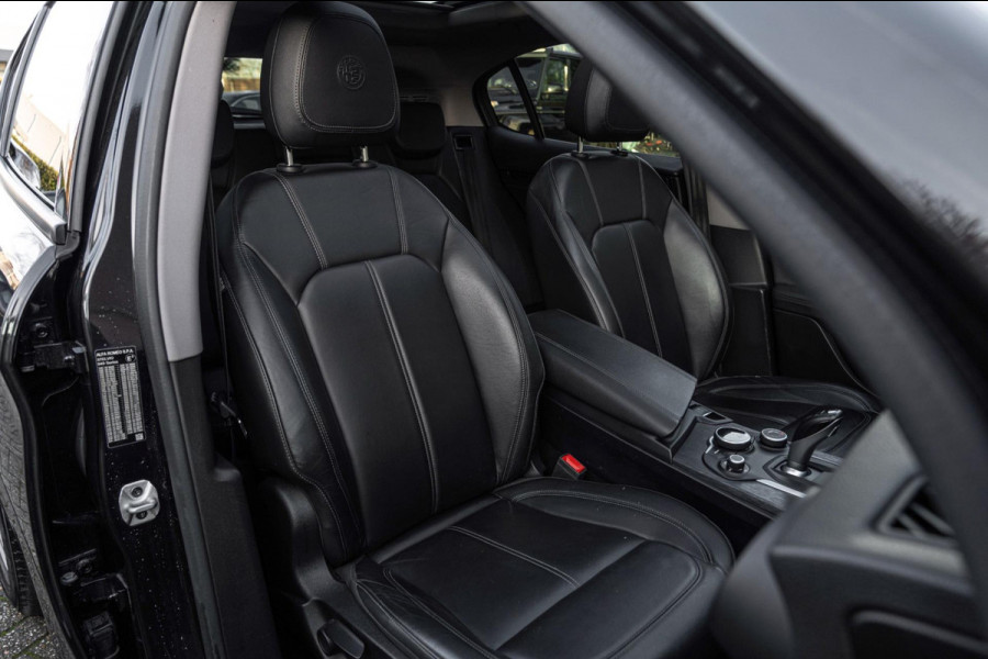 Alfa Romeo Stelvio 2.0 T AWD B-Tech Q4 200 PK Pano Adaptive Leder Camera 19''