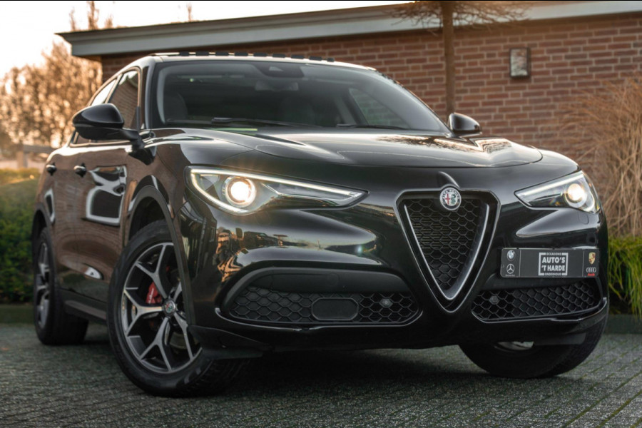 Alfa Romeo Stelvio 2.0 T AWD B-Tech Q4 200 PK Pano Adaptive Leder Camera 19''
