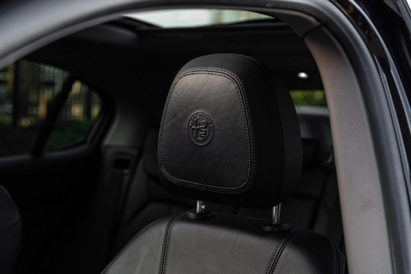 Alfa Romeo Stelvio 2.0 T AWD B-Tech Q4 200 PK Pano Adaptive Leder Camera 19''