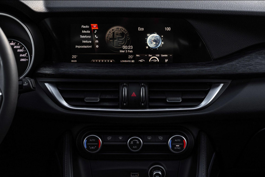 Alfa Romeo Stelvio 2.0 T AWD B-Tech Q4 200 PK Pano Adaptive Leder Camera 19''