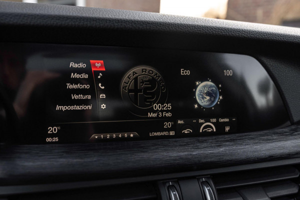 Alfa Romeo Stelvio 2.0 T AWD B-Tech Q4 200 PK Pano Adaptive Leder Camera 19''
