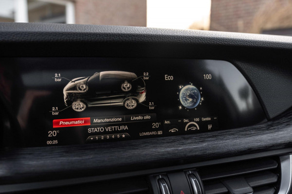 Alfa Romeo Stelvio 2.0 T AWD B-Tech Q4 200 PK Pano Adaptive Leder Camera 19''