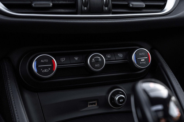 Alfa Romeo Stelvio 2.0 T AWD B-Tech Q4 200 PK Pano Adaptive Leder Camera 19''