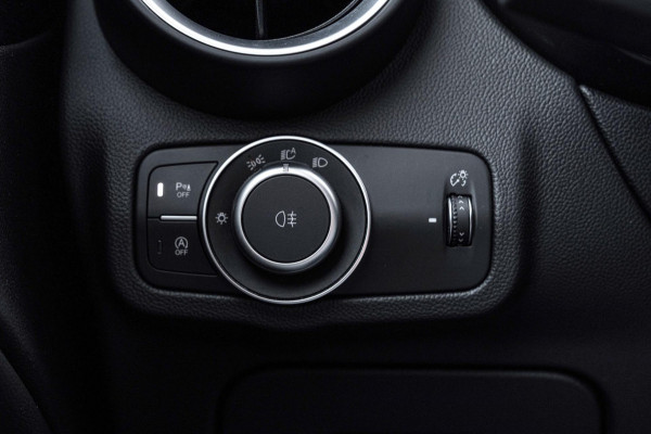 Alfa Romeo Stelvio 2.0 T AWD B-Tech Q4 200 PK Pano Adaptive Leder Camera 19''