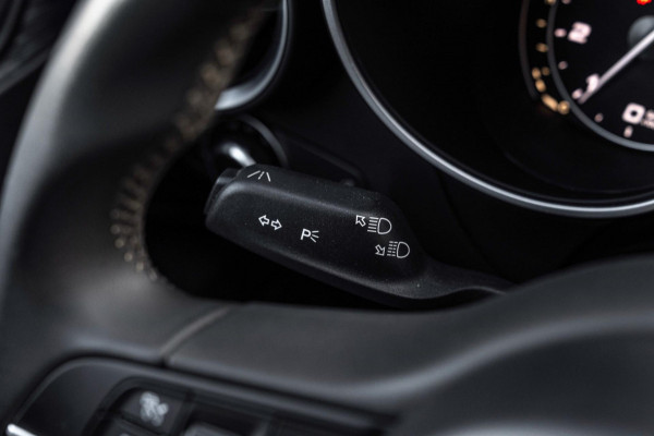 Alfa Romeo Stelvio 2.0 T AWD B-Tech Q4 200 PK Pano Adaptive Leder Camera 19''