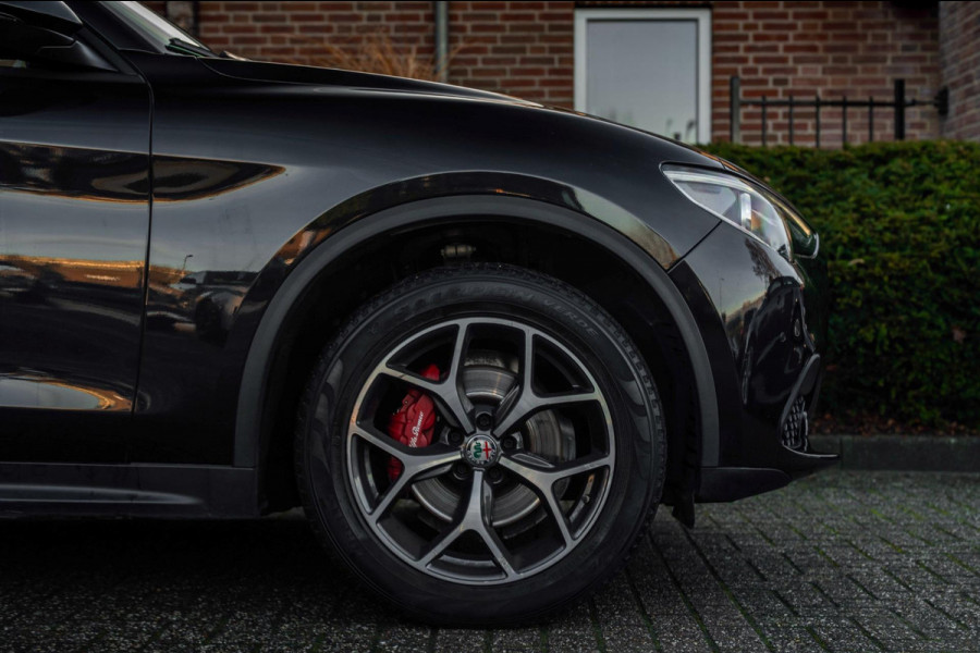 Alfa Romeo Stelvio 2.0 T AWD B-Tech Q4 200 PK Pano Adaptive Leder Camera 19''