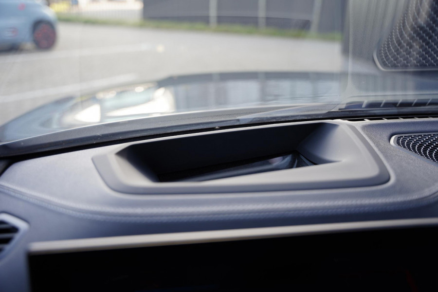 BMW 4 Serie Coupé M 4 Competition / Individual / Sportuitlaat