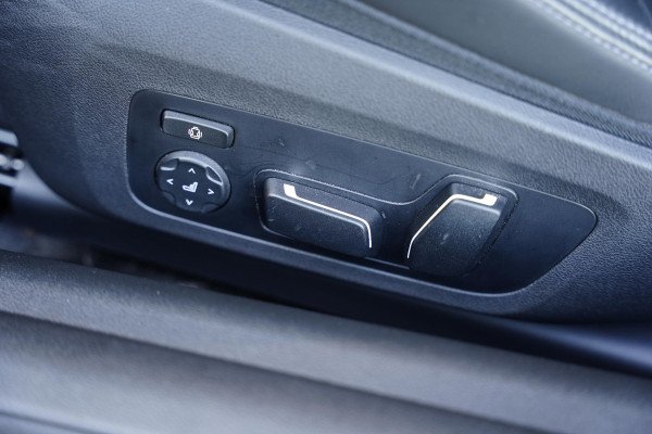 BMW 4 Serie Coupé M 4 Competition / Individual / Sportuitlaat