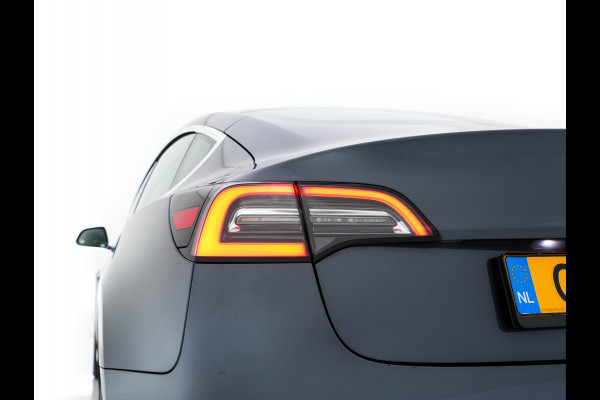 Tesla Model 3 Standard RWD Plus 60 kWh [ 3-Fase ] {SOH-88%} (INCL-BTW) Aut. *PANO | AUTO-PILOT | LEATHER | KEYLESS | FULL-LED | MEMORY-PACK | SURROUND-VIEW | DAB | CARPLAY | DIGI-COCKPIT | LANE-ASSIST | COMFORT-SEATS | 18"ALU*