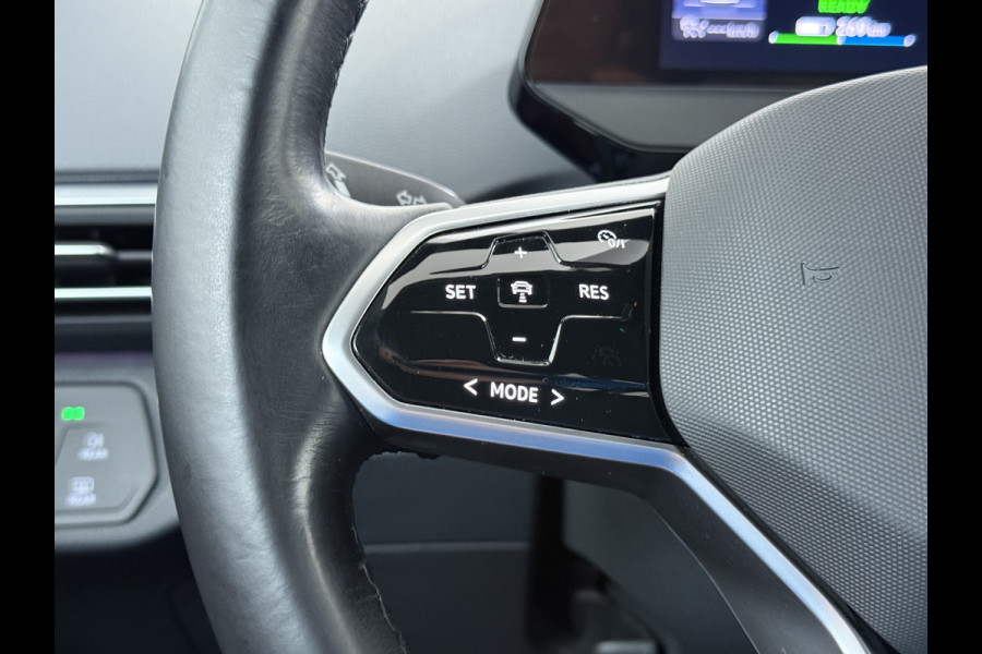 Volkswagen ID.4 204pk First 77kWh SOH 90% Leer/Alcantara Adap.Cruise Navi Ecc Camera Apple Carplay Android Pdc Lmv 20" Stoelverwarming Led Bordherkenning Voor-Klimatisering App-Connect  E-sound Front-Assist Origineel Nederlandse Auto Zeer Compleet 1e eigenaar