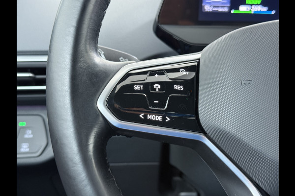 Volkswagen ID.4 204pk First 77kWh SOH 90% Leer/Alcantara Adap.Cruise Navi Ecc Camera Apple Carplay Android Pdc Lmv 20" Stoelverwarming Led Bordherkenning Voor-Klimatisering App-Connect  E-sound Front-Assist Origineel Nederlandse Auto Zeer Compleet 1e eigenaar