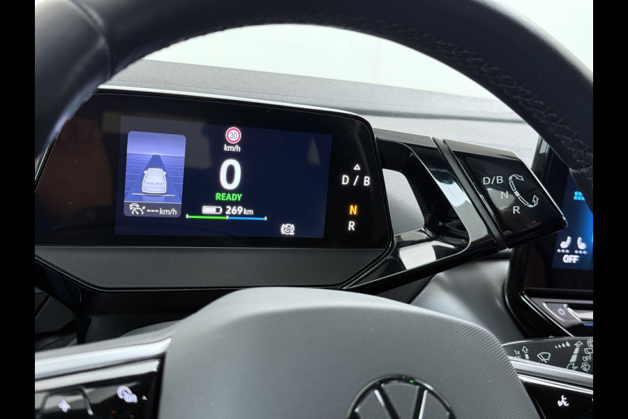 Volkswagen ID.4 204pk First 77kWh SOH 90% Leer/Alcantara Adap.Cruise Navi Ecc Camera Apple Carplay Android Pdc Lmv 20" Stoelverwarming Led Bordherkenning Voor-Klimatisering App-Connect  E-sound Front-Assist Origineel Nederlandse Auto Zeer Compleet 1e eigenaar