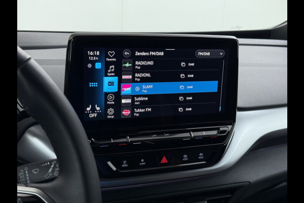 Volkswagen ID.4 204pk First 77kWh SOH 90% Leer/Alcantara Adap.Cruise Navi Ecc Camera Apple Carplay Android Pdc Lmv 20" Stoelverwarming Led Bordherkenning Voor-Klimatisering App-Connect  E-sound Front-Assist Origineel Nederlandse Auto Zeer Compleet 1e eigenaar