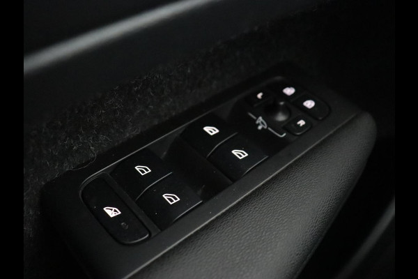 Volvo XC40 1.5 T4 Recharge R Design Expression | Trekhaak | Leder | Stoel & stuurverwarming | Camera | Carplay | Adaptive cruise | Full LED | Navigatie | PHEV | Plug In