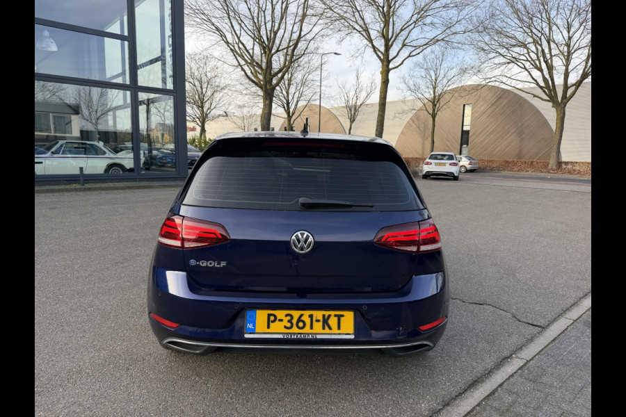 Volkswagen e-Golf e-Golf SOH 90% | ACHTERUITRIJ CAMERA | DIG. DASH| DODE HOEK| CARPLAY| STOELVERWARMING| ALL SEASON BANDEN |  LEUKE COMPLETE AUTO| RIJKLAAR INCL. 12 MND BOVAG GARANTIE