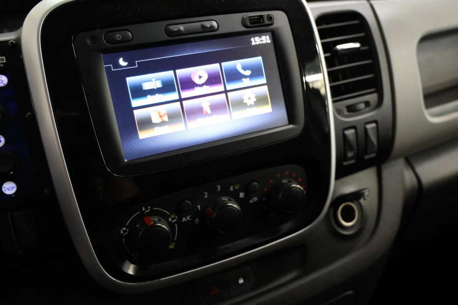 Renault Trafic AMBULANCE VSAV Rettungswagen Krankenwagen