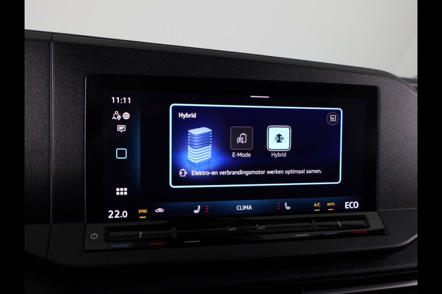 Volkswagen Caddy 1.5 TSI eHybride PAN Americana 115 pk Automaat (DSG) | Navigatie | Panoramadak | Trekhaak | Parkeersensoren (Park assist) | Achteruitrijcamera | LED koplampen | Adaptieve cruise control | Stoelverwarming |