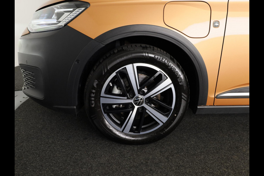 Volkswagen Caddy 1.5 TSI eHybride PAN Americana 115 pk Automaat (DSG) | Navigatie | Panoramadak | Trekhaak | Parkeersensoren (Park assist) | Achteruitrijcamera | LED koplampen | Adaptieve cruise control | Stoelverwarming |