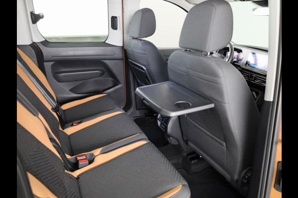 Volkswagen Caddy 1.5 TSI eHybride PAN Americana 115 pk Automaat (DSG) | Navigatie | Panoramadak | Trekhaak | Parkeersensoren (Park assist) | Achteruitrijcamera | LED koplampen | Adaptieve cruise control | Stoelverwarming |