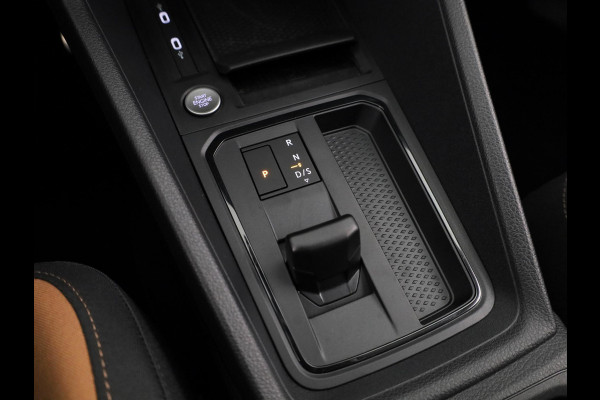 Volkswagen Caddy 1.5 TSI eHybride PAN Americana 115 pk Automaat (DSG) | Navigatie | Panoramadak | Trekhaak | Parkeersensoren (Park assist) | Achteruitrijcamera | LED koplampen | Adaptieve cruise control | Stoelverwarming |