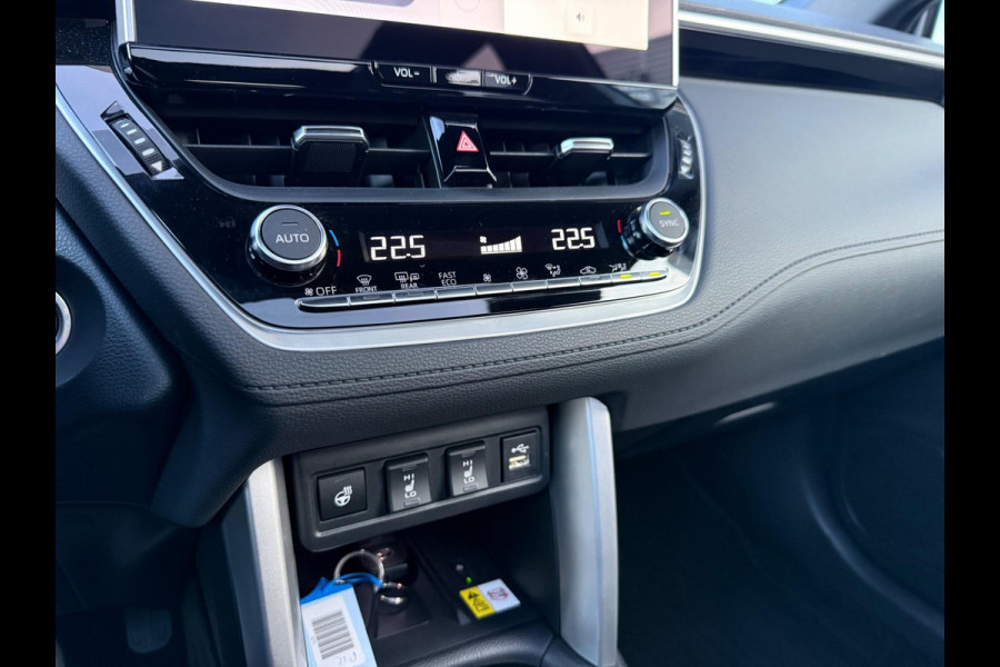 Toyota Corolla Cross Hybrid 140 Style Automaat - Panoramadak - Navi - Camera - Climate