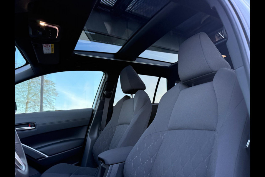 Toyota Corolla Cross Hybrid 140 Style Automaat - Panoramadak - Navi - Camera - Climate