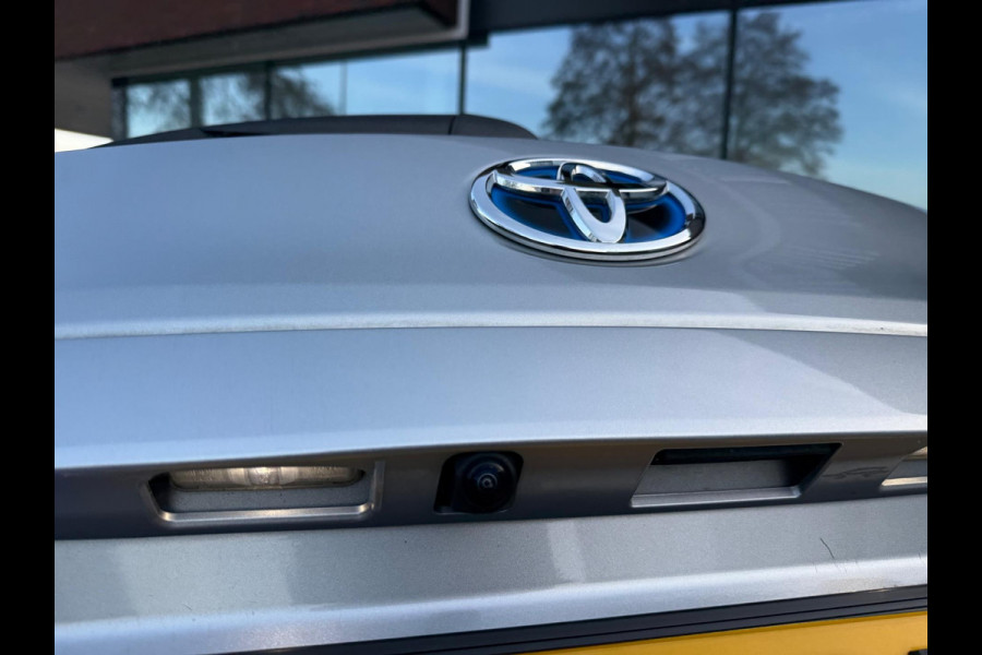Toyota Corolla Cross Hybrid 140 Style Automaat - Panoramadak - Navi - Camera - Climate