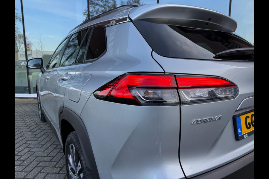 Toyota Corolla Cross Hybrid 140 Style Automaat - Panoramadak - Navi - Camera - Climate