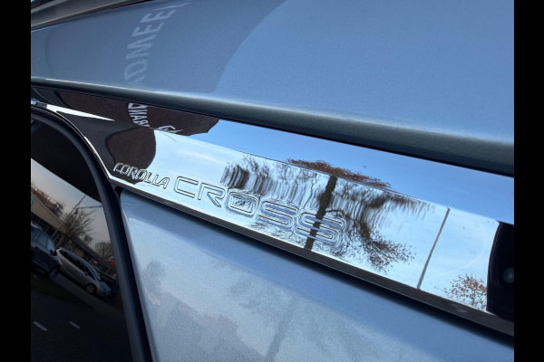 Toyota Corolla Cross Hybrid 140 Style Automaat - Panoramadak - Navi - Camera - Climate