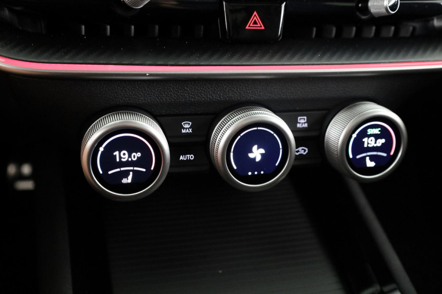 Škoda Superb combi Sportline Business PHEV 1.5 TSI 204 pk 6 versn. DSG | Travel assist plus | Panoramadak | Canton | 19 inch lichtmetalen velgen