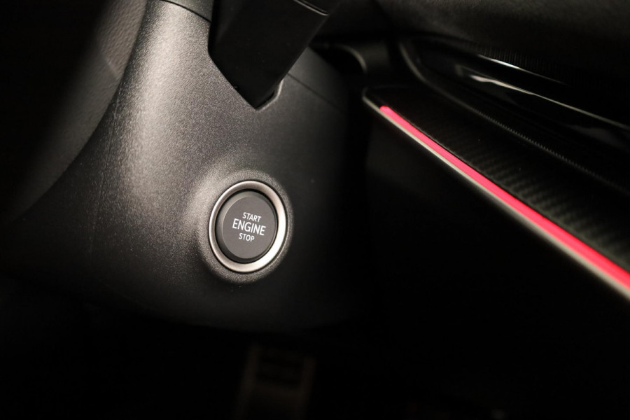 Škoda Superb combi Sportline Business PHEV 1.5 TSI 204 pk 6 versn. DSG | Travel assist plus | Panoramadak | Canton | 19 inch lichtmetalen velgen