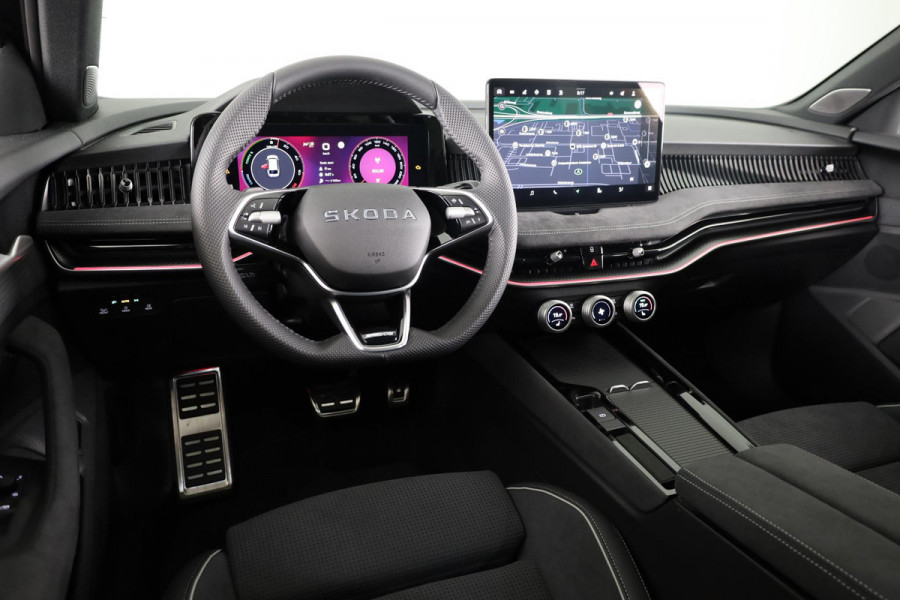 Škoda Superb combi Sportline Business PHEV 1.5 TSI 204 pk 6 versn. DSG | Travel assist plus | Panoramadak | Canton | 19 inch lichtmetalen velgen