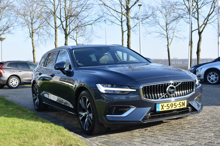 Volvo V60 T8 AWD 390PK Automaat Plug-in Hybrid Inscription | Trekhaak | Panodak | 360 Camera | BLIS | Stoelverwarming |