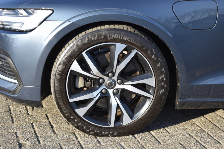 Volvo V60 T8 AWD 390PK Automaat Plug-in Hybrid Inscription | Trekhaak | Panodak | 360 Camera | BLIS | Stoelverwarming |
