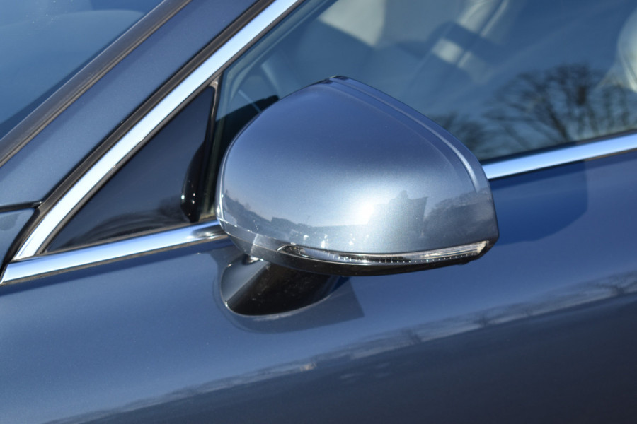 Volvo V60 T8 AWD 390PK Automaat Plug-in Hybrid Inscription | Trekhaak | Panodak | 360 Camera | BLIS | Stoelverwarming |