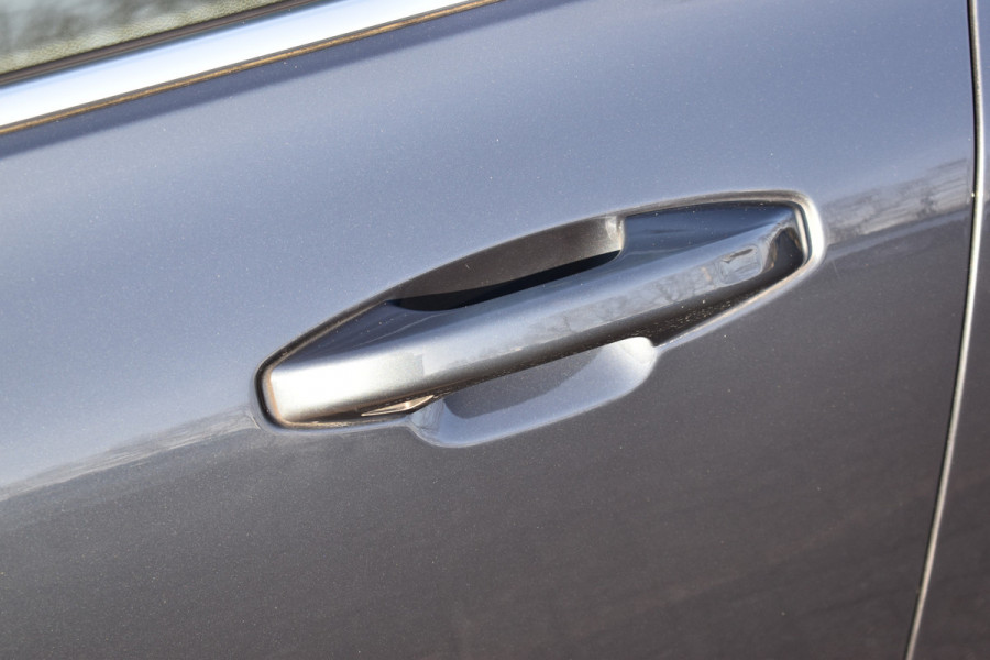 Volvo V60 T8 AWD 390PK Automaat Plug-in Hybrid Inscription | Trekhaak | Panodak | 360 Camera | BLIS | Stoelverwarming |