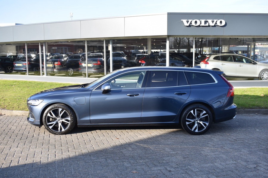 Volvo V60 T8 AWD 390PK Automaat Plug-in Hybrid Inscription | Trekhaak | Panodak | 360 Camera | BLIS | Stoelverwarming |