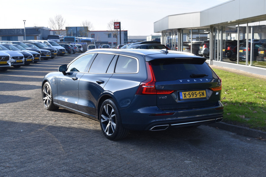 Volvo V60 T8 AWD 390PK Automaat Plug-in Hybrid Inscription | Trekhaak | Panodak | 360 Camera | BLIS | Stoelverwarming |