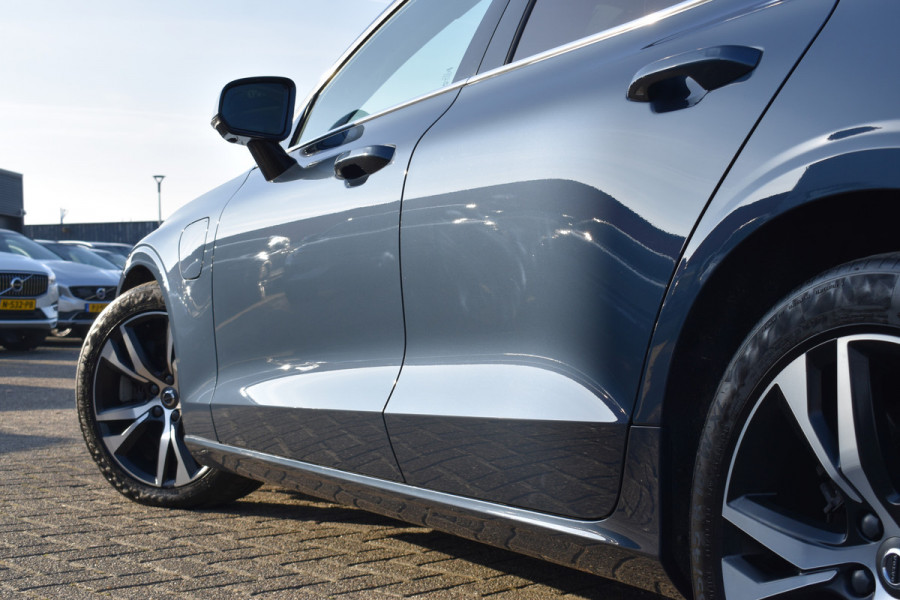 Volvo V60 T8 AWD 390PK Automaat Plug-in Hybrid Inscription | Trekhaak | Panodak | 360 Camera | BLIS | Stoelverwarming |